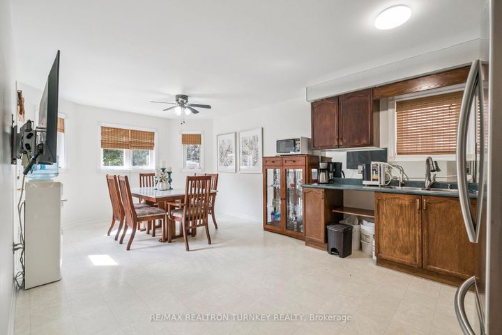Photo 11 at 3 Bronze Crescent, Bradford, Bradford West Gwillimbury