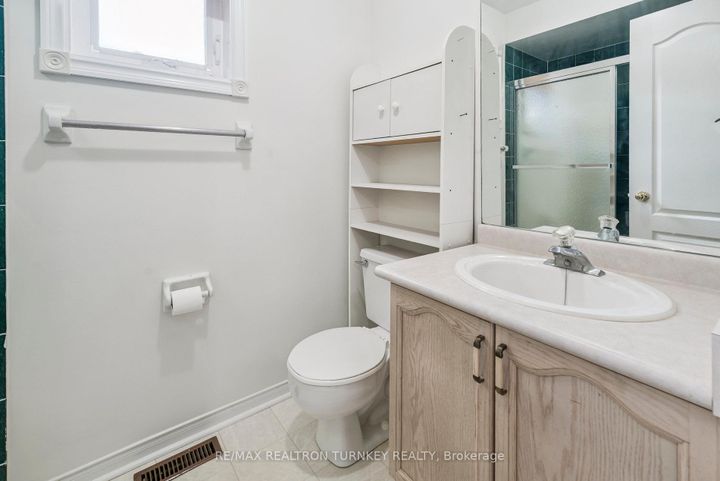 Photo 20 at 3 Bronze Crescent, Bradford, Bradford West Gwillimbury