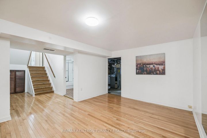 Photo 31 at 3 Bronze Crescent, Bradford, Bradford West Gwillimbury