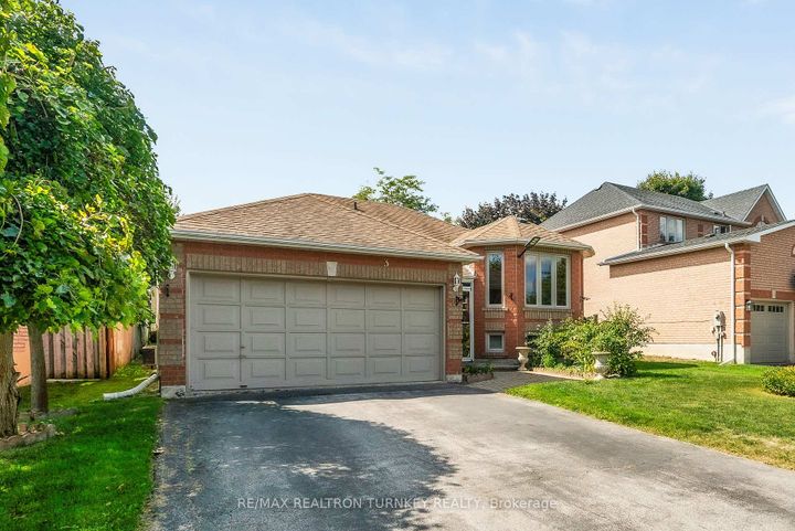Photo 44 at 3 Bronze Crescent, Bradford, Bradford West Gwillimbury