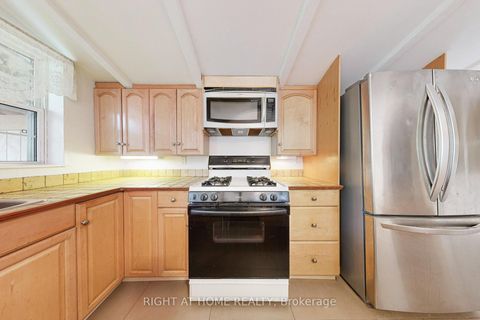 Photo 16 at 170 Queens Avenue, Mimico, Toronto