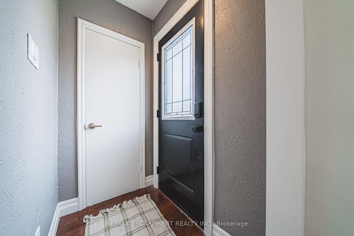 Photo 5 at 212 Rodgers Road, Bartonville, Hamilton