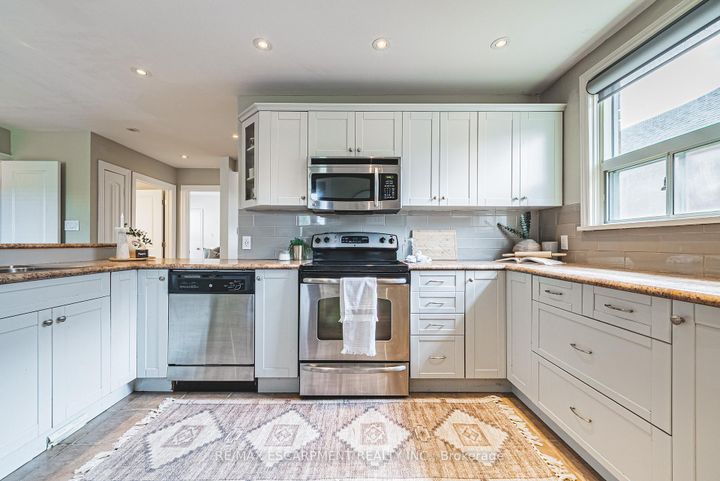 Photo 14 at 212 Rodgers Road, Bartonville, Hamilton