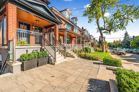 Photo 1 at 49 Beatrice Street, Bellwoods, Toronto