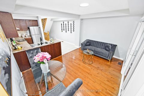 Photo 7 at 77 Coyote Crescent, Rouge E11, Toronto