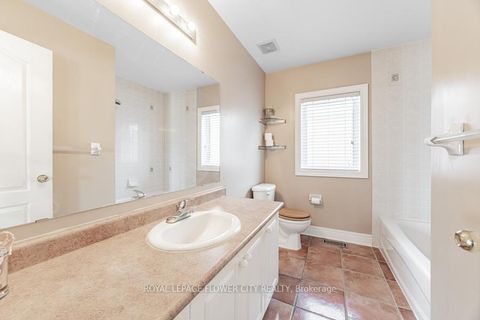 Photo 23 at 73 Hollywood Hill Circle, Vellore Village, Vaughan
