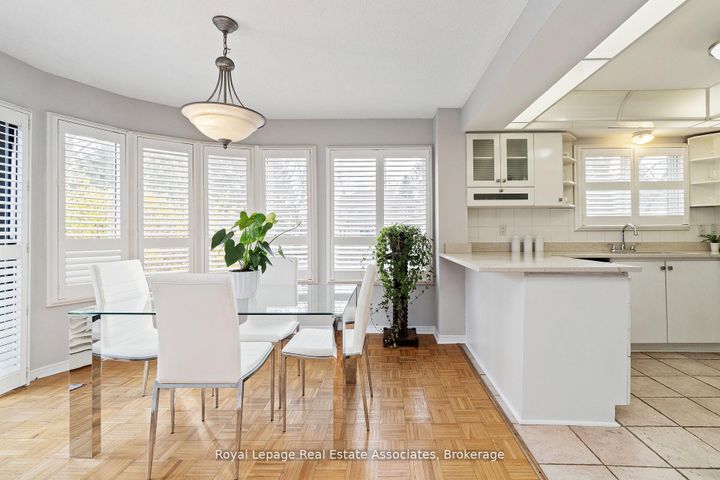 Photo 6 at 1 Brookbank Court, Heart Lake East, Brampton