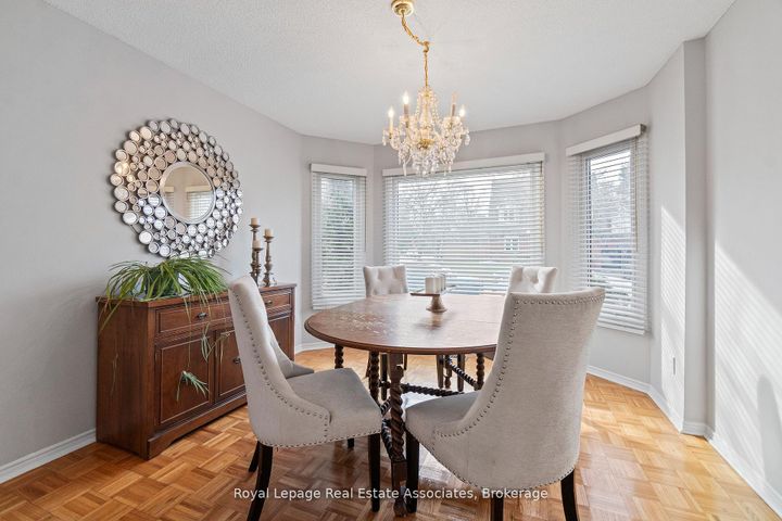 Photo 13 at 1 Brookbank Court, Heart Lake East, Brampton