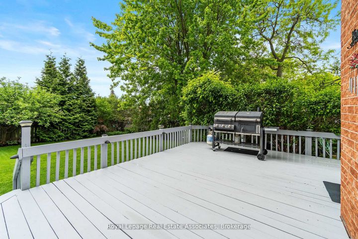Photo 34 at 1 Brookbank Court, Heart Lake East, Brampton