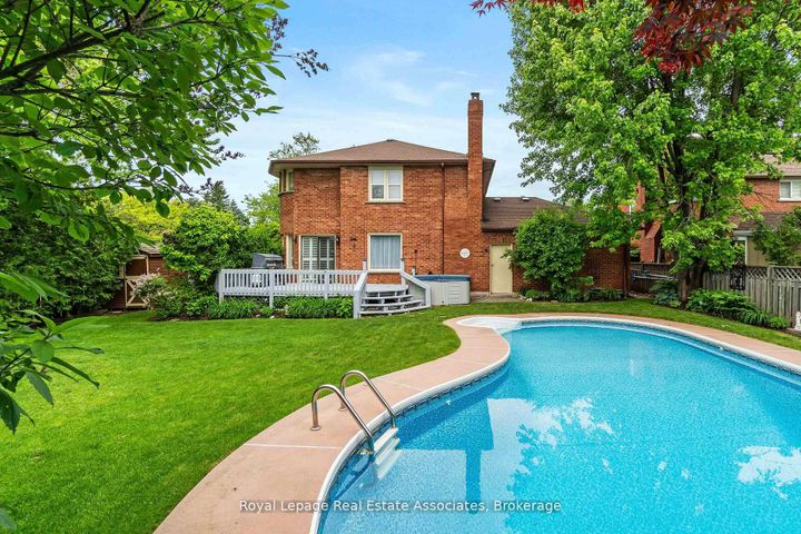 Photo 38 at 1 Brookbank Court, Heart Lake East, Brampton
