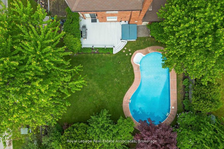 Photo 41 at 1 Brookbank Court, Heart Lake East, Brampton