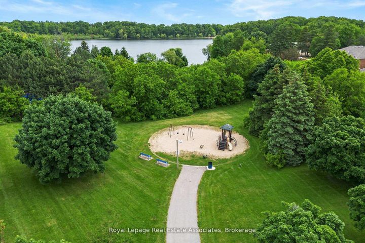 Photo 46 at 1 Brookbank Court, Heart Lake East, Brampton