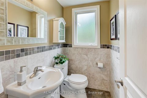 Photo 11 at 30 Tobruk Crescent, Newtonbrook East, Toronto