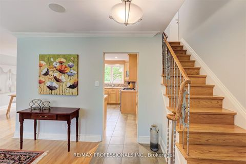 Photo 12 at 30 Tobruk Crescent, Newtonbrook East, Toronto
