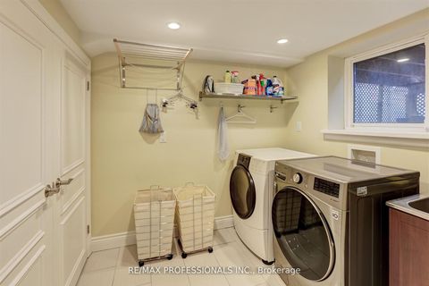 Photo 22 at 30 Tobruk Crescent, Newtonbrook East, Toronto