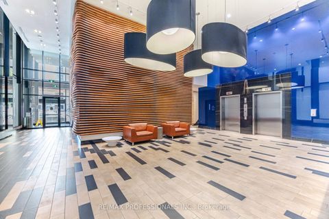 Photo 2 at 716 - 111 Bathurst Street, Waterfront Communities C1, Toronto