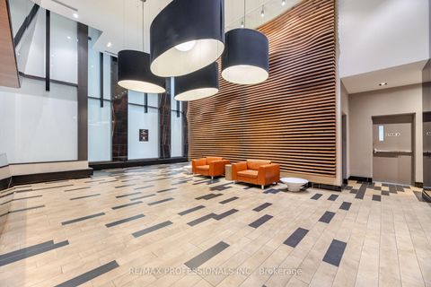 Photo 3 at 716 - 111 Bathurst Street, Waterfront Communities C1, Toronto