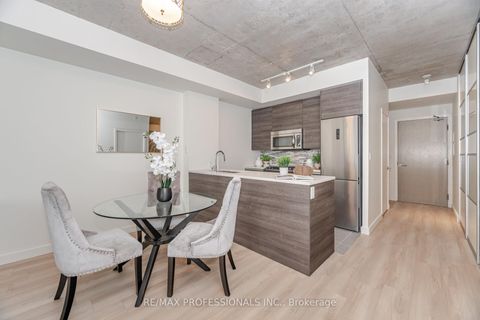 Photo 13 at 716 - 111 Bathurst Street, Waterfront Communities C1, Toronto