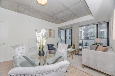 Photo 15 at 716 - 111 Bathurst Street, Waterfront Communities C1, Toronto