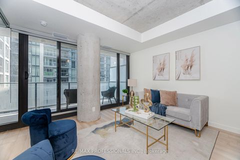 Photo 16 at 716 - 111 Bathurst Street, Waterfront Communities C1, Toronto