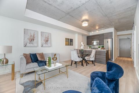 Photo 18 at 716 - 111 Bathurst Street, Waterfront Communities C1, Toronto