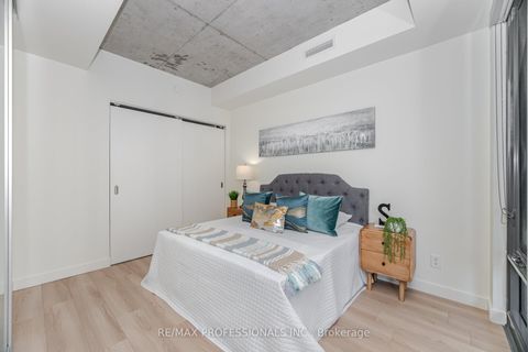 Photo 21 at 716 - 111 Bathurst Street, Waterfront Communities C1, Toronto