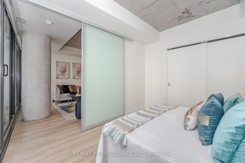 Photo 24 at 716 - 111 Bathurst Street, Waterfront Communities C1, Toronto
