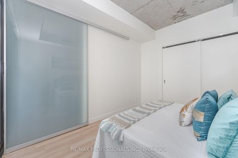 Photo 25 at 716 - 111 Bathurst Street, Waterfront Communities C1, Toronto