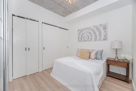 Photo 26 at 716 - 111 Bathurst Street, Waterfront Communities C1, Toronto