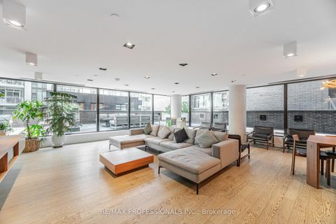 Photo 34 at 716 - 111 Bathurst Street, Waterfront Communities C1, Toronto