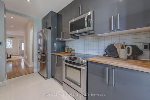 Photo 7 at 481 Main Street, Lumsden, Toronto