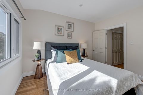 Photo 10 at 481 Main Street, Lumsden, Toronto