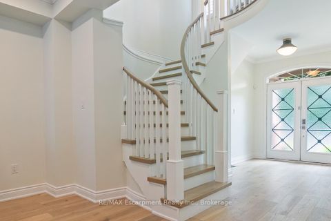 Photo 3 at 2301 Baronwood Drive, WM Westmount, Oakville