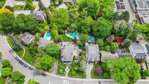 Photo 8 at 25 Strathgowan Crescent, Lawrence Park South, Toronto