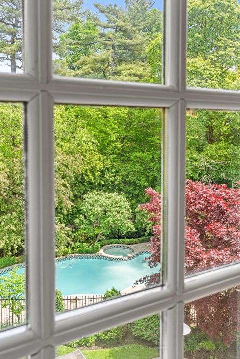 Photo 39 at 25 Strathgowan Crescent, Lawrence Park South, Toronto