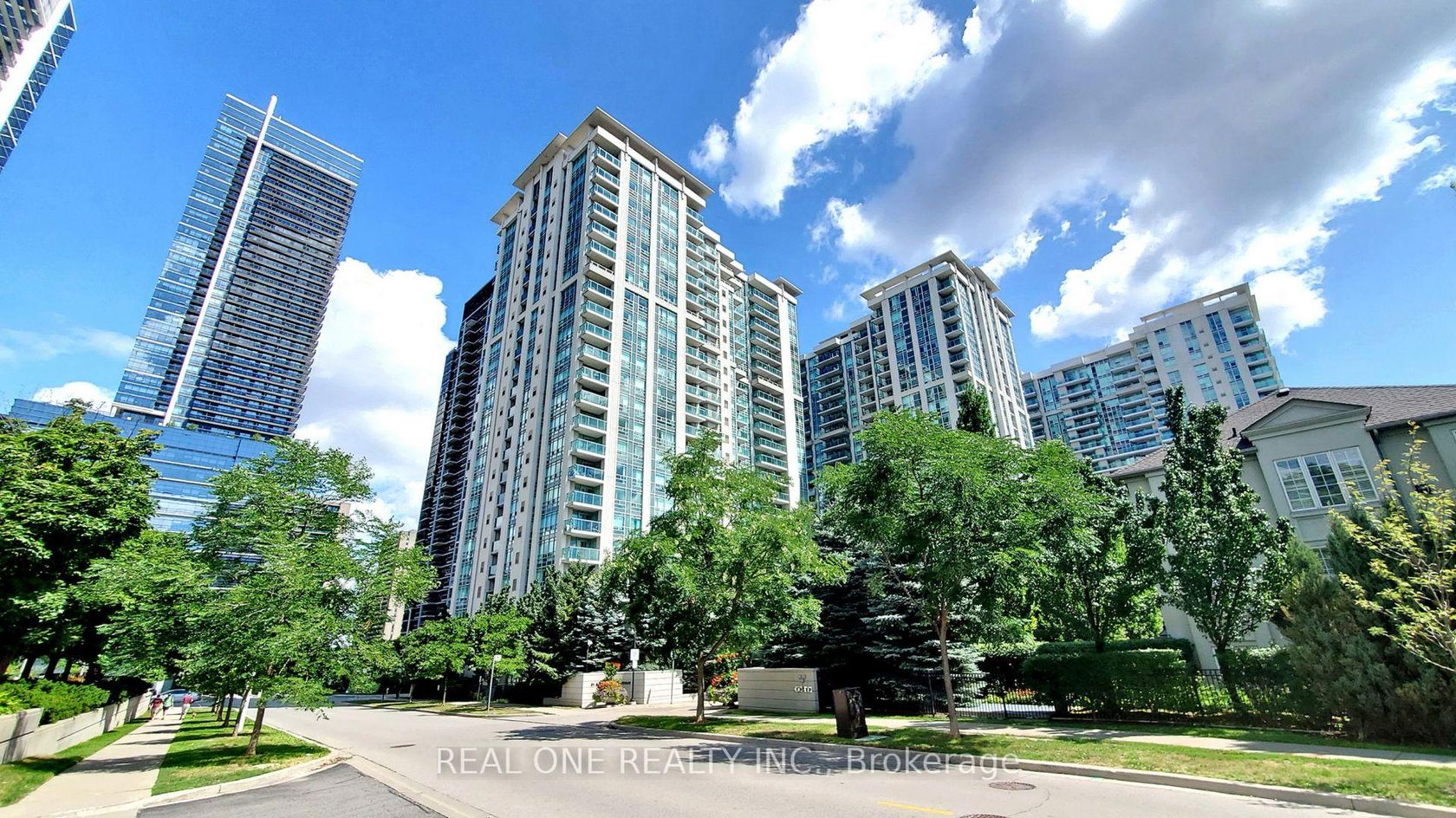 1516 - 31 Bales Avenue, Willowdale East, Toronto 