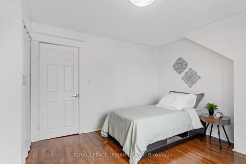 Photo 19 at 144 Aldwych Avenue, East York, Toronto