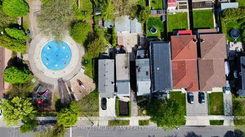 Photo 33 at 144 Aldwych Avenue, East York, Toronto
