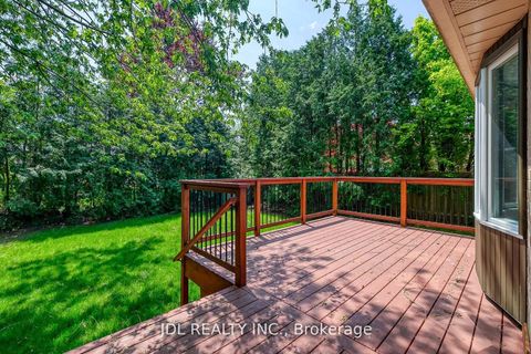 Photo 11 at 87 Munro Boulevard, Windfields, Toronto
