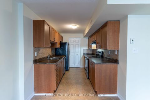 Photo 6 at #33 / #34 - 175 Stanley Street, East Bayfield, Barrie Photo 6 at #33 / #34 - 175 Stanley Street, East Bayfield, Barrie