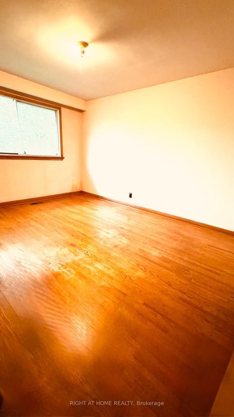 Photo 3 at 87 FENELON Drive, Donalda, Toronto