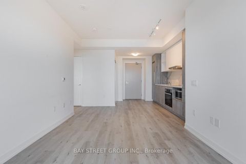 Photo 13 at 7305 - 138 Downes Street, Waterfront Communities C8, Toronto