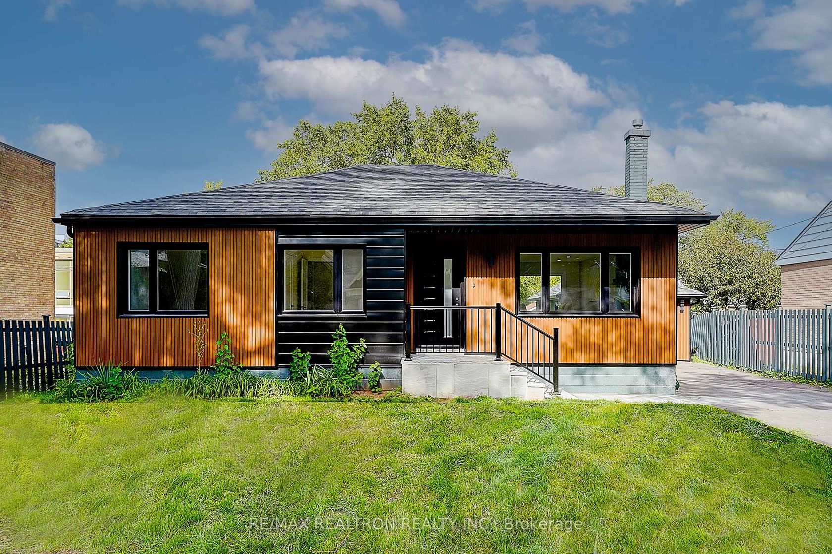 163 Maurice Drive, CO Central, Oakville 