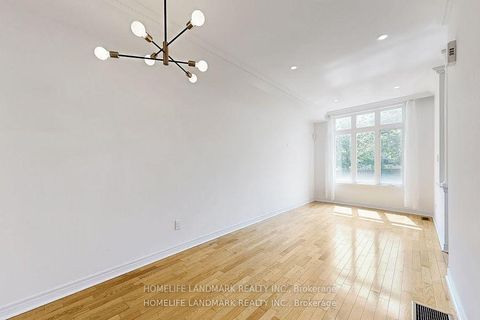 Photo 2 at 19 English Garden Way, Newtonbrook West, Toronto