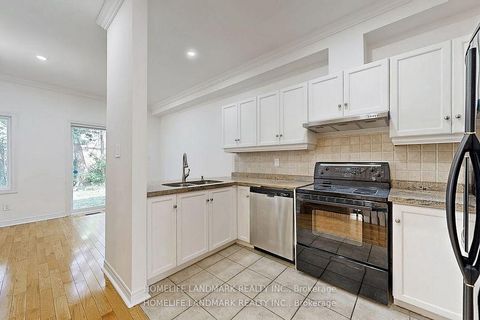 Photo 8 at 19 English Garden Way, Newtonbrook West, Toronto
