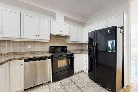 Photo 9 at 19 English Garden Way, Newtonbrook West, Toronto