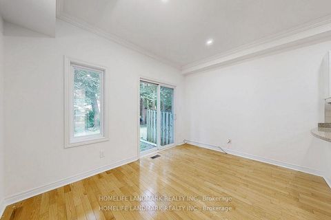 Photo 10 at 19 English Garden Way, Newtonbrook West, Toronto