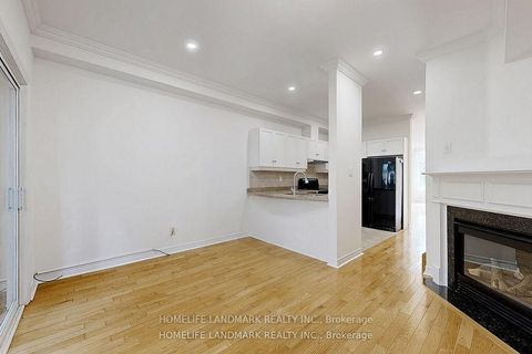 Photo 11 at 19 English Garden Way, Newtonbrook West, Toronto