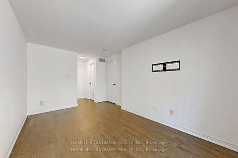 Photo 16 at 19 English Garden Way, Newtonbrook West, Toronto