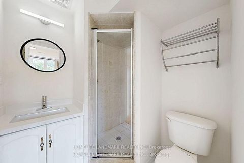 Photo 22 at 19 English Garden Way, Newtonbrook West, Toronto